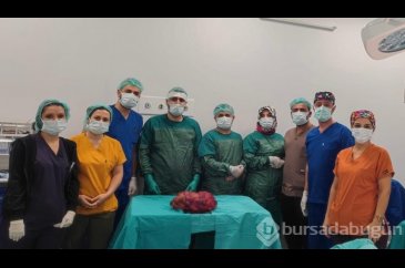 Mardin'de 6 kiloluk böbrek, ameliyatla alındı