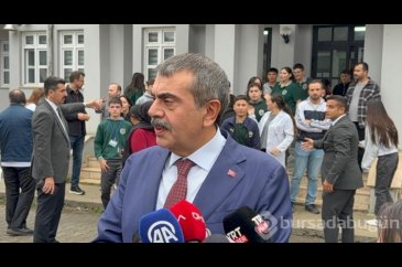 Nöbetçi öğretmen Bakan Tekin'i veli sandı
