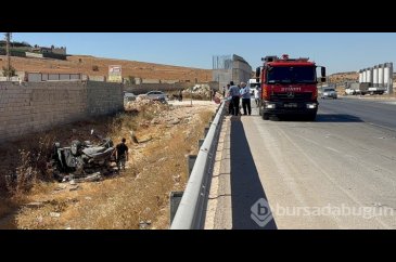 hafif ticari aracın çarptığı otomobil ters döndü