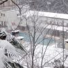 kar altında havuz keyfi