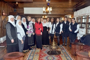 SINAV KOLEJİ'DEN 8 MART KUTLAMASI