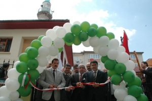 HOCA HASAN CAMİİ'YE RENKLİ AÇILIŞ