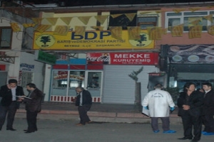 BDP İLÇE BAŞKANLIĞINA ATEŞ AÇILDI