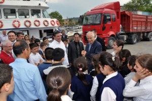 BAŞARILI ÖĞRENCİLERE TEKNE GEZİSİ ÖDÜLÜ