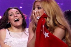 BAŞBAKAN EUROVİSİON BİRİNCİLERİNİ ARADI