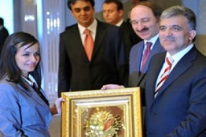 GÜL GENÇLİK TEMSİLCİLERİNİ KABUL ETTİ