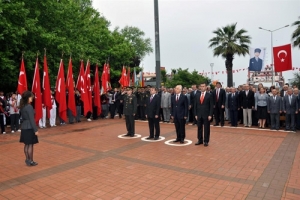 MUDANYA'DA 19 MAYIS GÖSTERİSİZ KUTLANDI