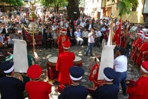 Cumalıkızık'da ahududu coşkusu