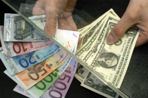Dolar iki yıl öncesine döndü,borsa düştü