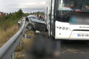 Emniyet şeridine girdi 3 kişiyi öldürdü
