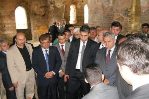Arınç Ayasofya'yı gezdi