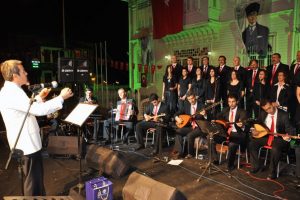 Barış gecesinde coşkulu kutlama