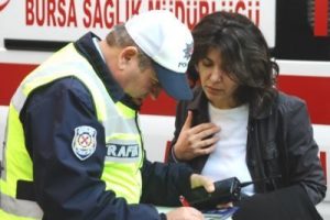Rampa çıkan otomobili kaydı