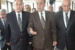 İzmir'de Deniz Baykal krizi!