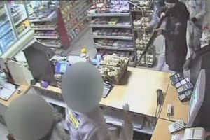 Kar maskeli pompalı soyguncular güvenlik kamerasına işte böyle yakalandı