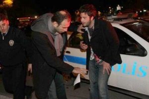 Magazin muhabirlerine maganda dehşeti
