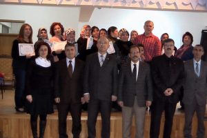 Ebeveynler sertifikalarını aldı