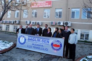 Sağlık çalışanları toplu sözleşme istiyor