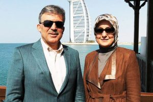 Gül çiftinin Dubai hatıraları Facebook'ta
