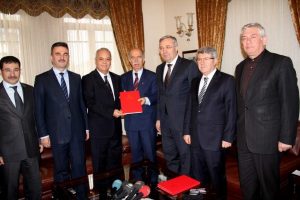 tarihi gemlik lisesi yeniden yapılıyor