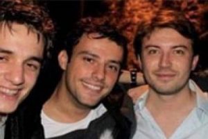  öyle bir geçer zaman ki de ayrılık