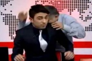 canlı yayında spikere tokat şakası 