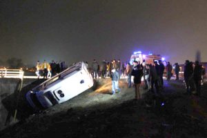 Kazaya giden ambulans kaza yaptı!