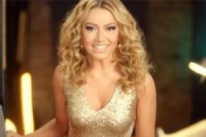 Hadise futbolcu aşk yaptı