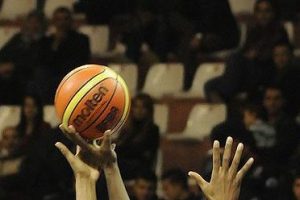 Potada kupa sahibini arıyor