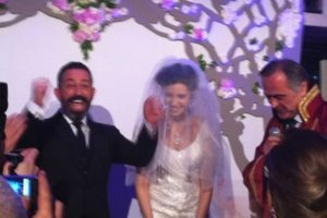 Yılın düğününden ilk fotoğraf...Cem Yılmaz evlendi