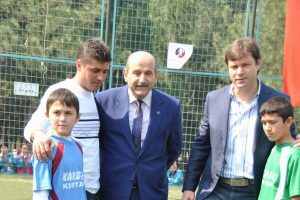 Sağlam öğrencilerin futbol heyecanına ortak oldu