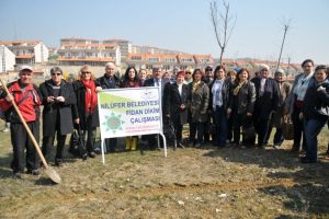 Nilüfer'de fidan dikimi