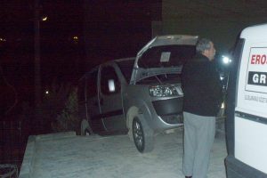 Şarampole uçmaktan son anda kurtuldu
