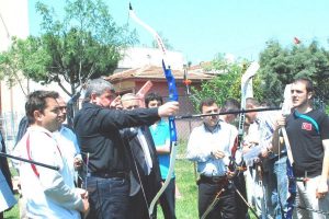 Protokolün okçuluk merakı