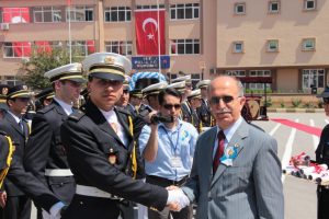 Şarkılı mezuniyet