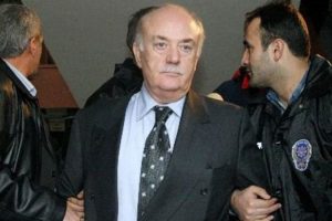 Ünlü iş adamı AVM'de gözaltına alındı