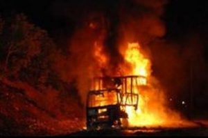 PKK'lılar yol kesti, vatandaş askerleri mescitte sakladı