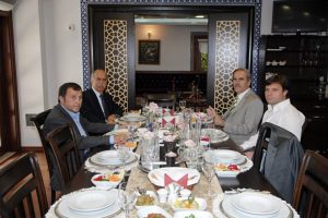Vali Harput'tan Bursaspor için buzları eriten yemek