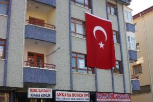 Şehit astsubayın Ankara'daki evine ateş düştü