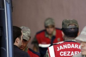 ''5 saf genç gaza geldik...''