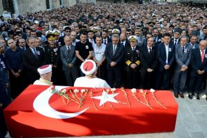 Bursa şehit üsteğmene ağladı
