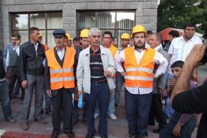 İşçilerden ''maaş'' eylemi
