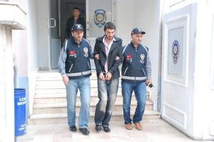 Eski eniştesini bıçakladı