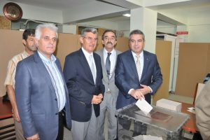 Bursa'da ''Belediyemiz Kapatılmasın'' referandumu