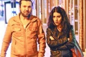 Halil Sezai sevgilisiyle yakalandı.....