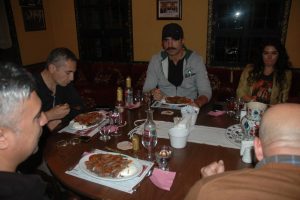 Özcan Deniz'in Bursa'da kebap keyfi