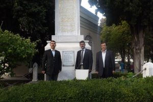 İstiklal şehitlerini utandıracak abidenin yazısı değiştirilsin