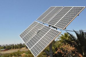 Elektriğini güneşten üreten ilk ada