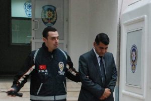 Evlilik dolandırıcısı kendi tuzağına düştü