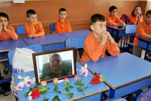 Babasının doğum gününde, babasının tüfeğiyle öldü